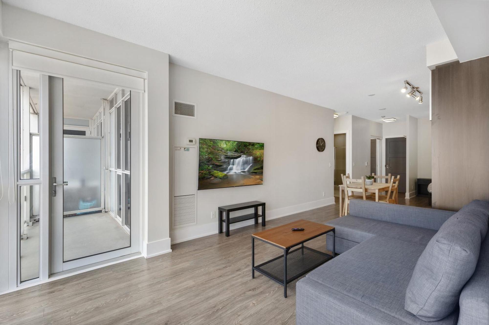 2Bedroom Cn Tower And Water Views - Free Parking - Rooftop Pool Toronto Exterior photo